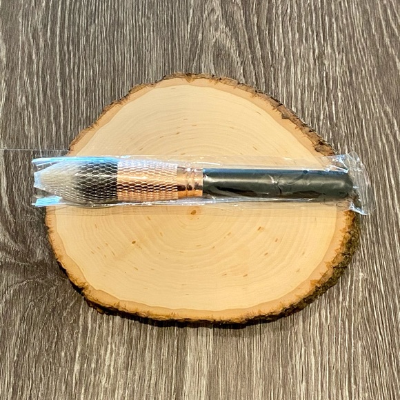 🪴HP🪴 Perfect 10 Tapered Face Brush by MOTD - Picture 4 of 7